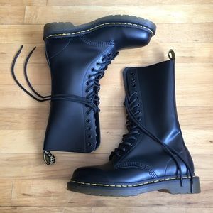 Dr. Martens 1914 Boots